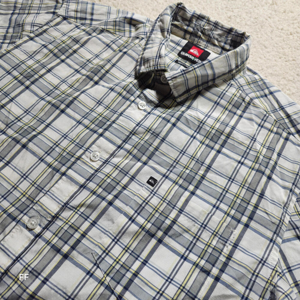 Quiksilver Men's Short Sleeve Button-Down Plaid Shirt Large Cotton White Blue